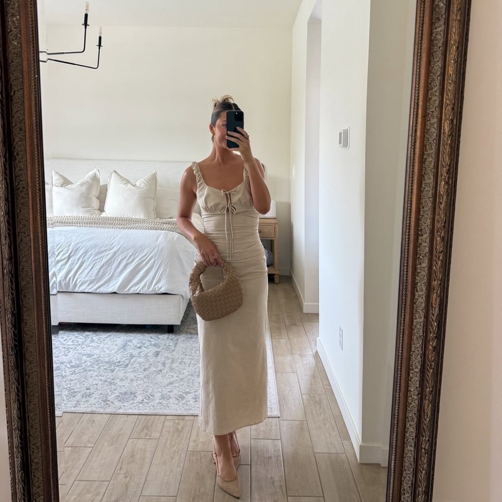 Elegant Cream Sleeveless Dress